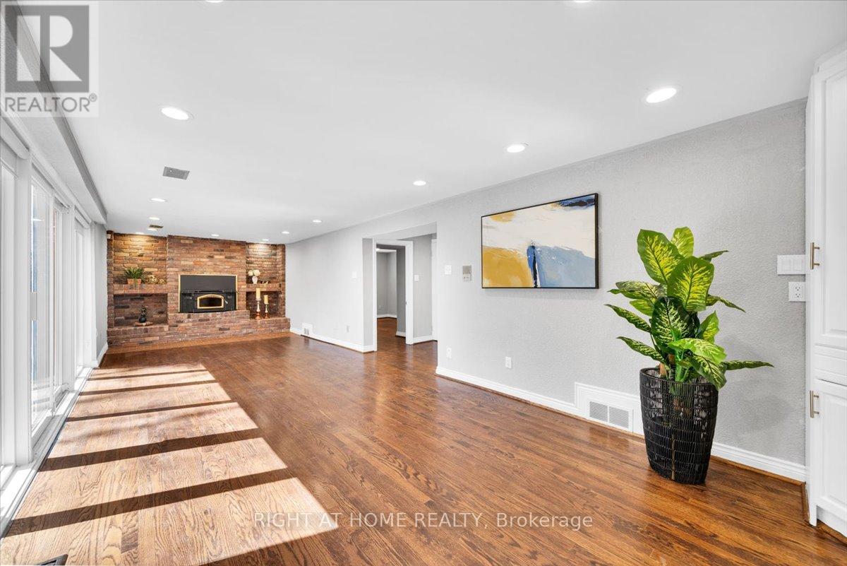 23 Christine Crescent, Toronto, Ontario  M2R 1A4 - Photo 35 - C12992086