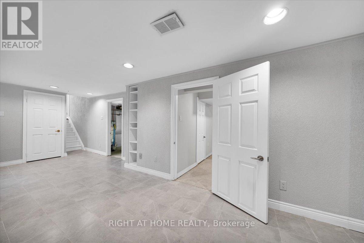 23 Christine Crescent, Toronto, Ontario  M2R 1A4 - Photo 36 - C12992086