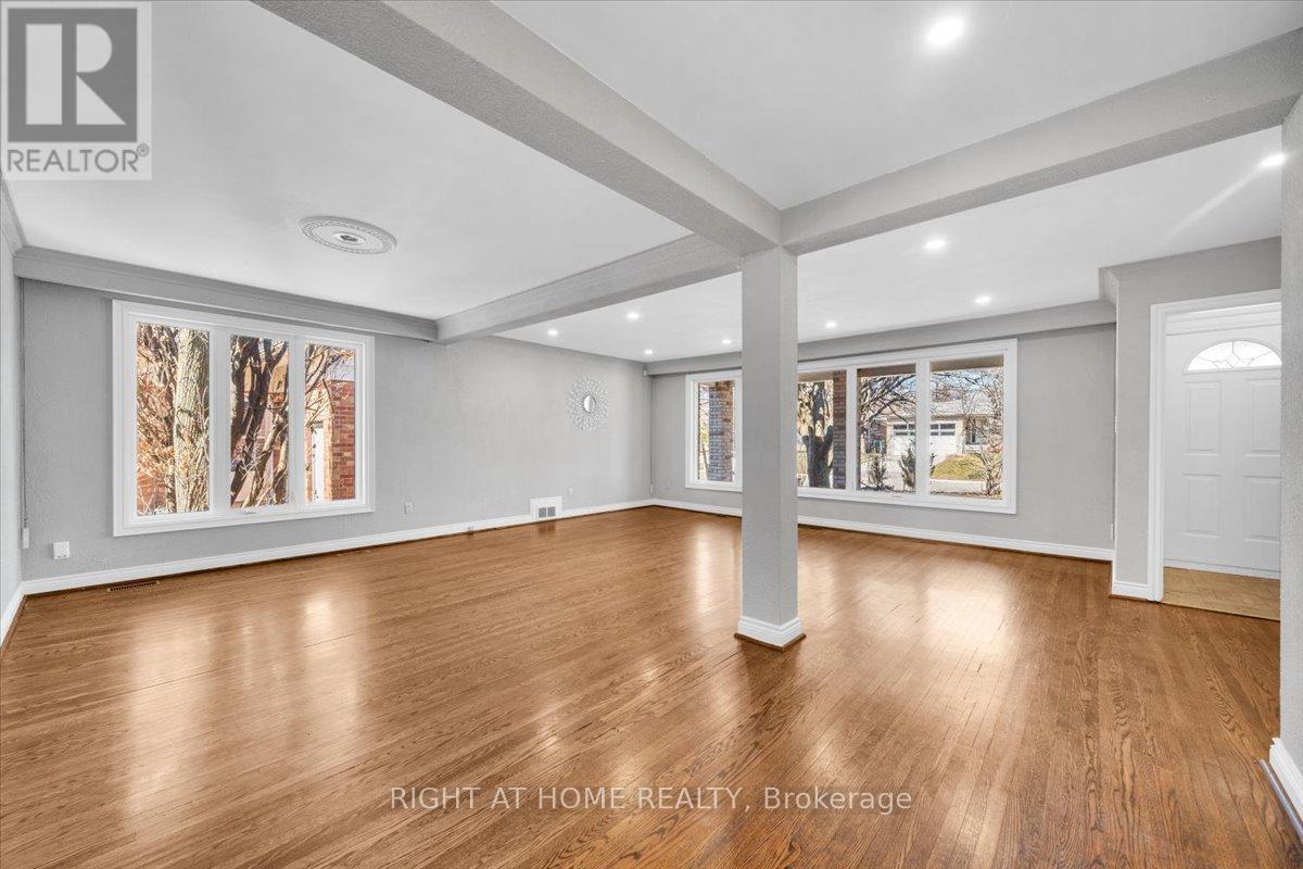 23 Christine Crescent, Toronto, Ontario  M2R 1A4 - Photo 6 - C12992086