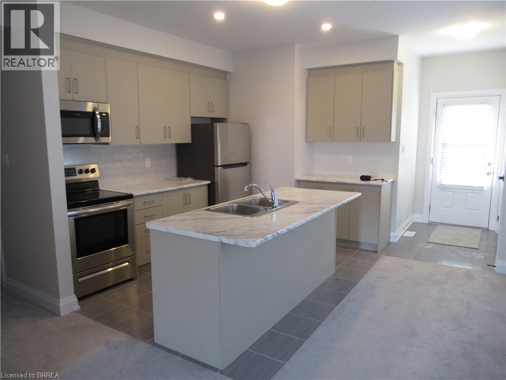 677 Park Road N Unit# 18, Brantford, Ontario  N3R 0C2 - Photo 4 - 40795897