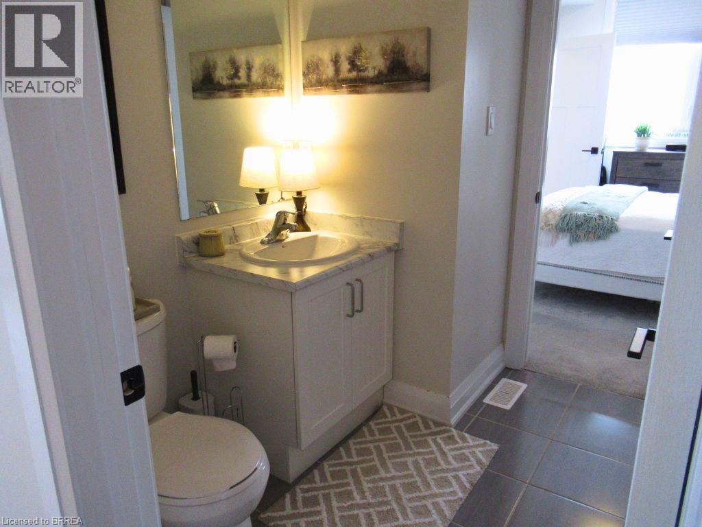 677 Park Road N Unit# 18, Brantford, Ontario  N3R 0C2 - Photo 11 - 40795897