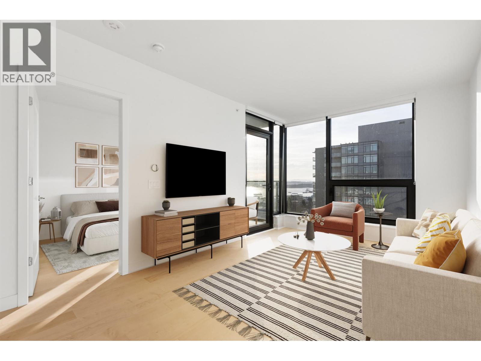 1004 135 E 13TH STREET, North Vancouver, British Columbia