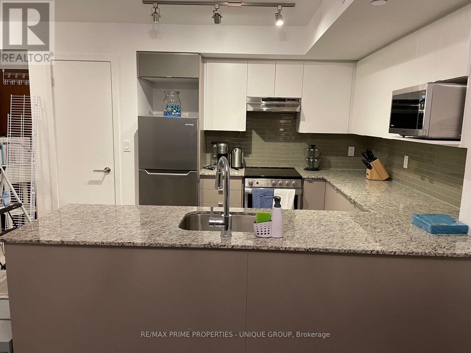 116 Varna Drive, Toronto, Ontario  M6H 0C8 - Photo 4 - C12987652