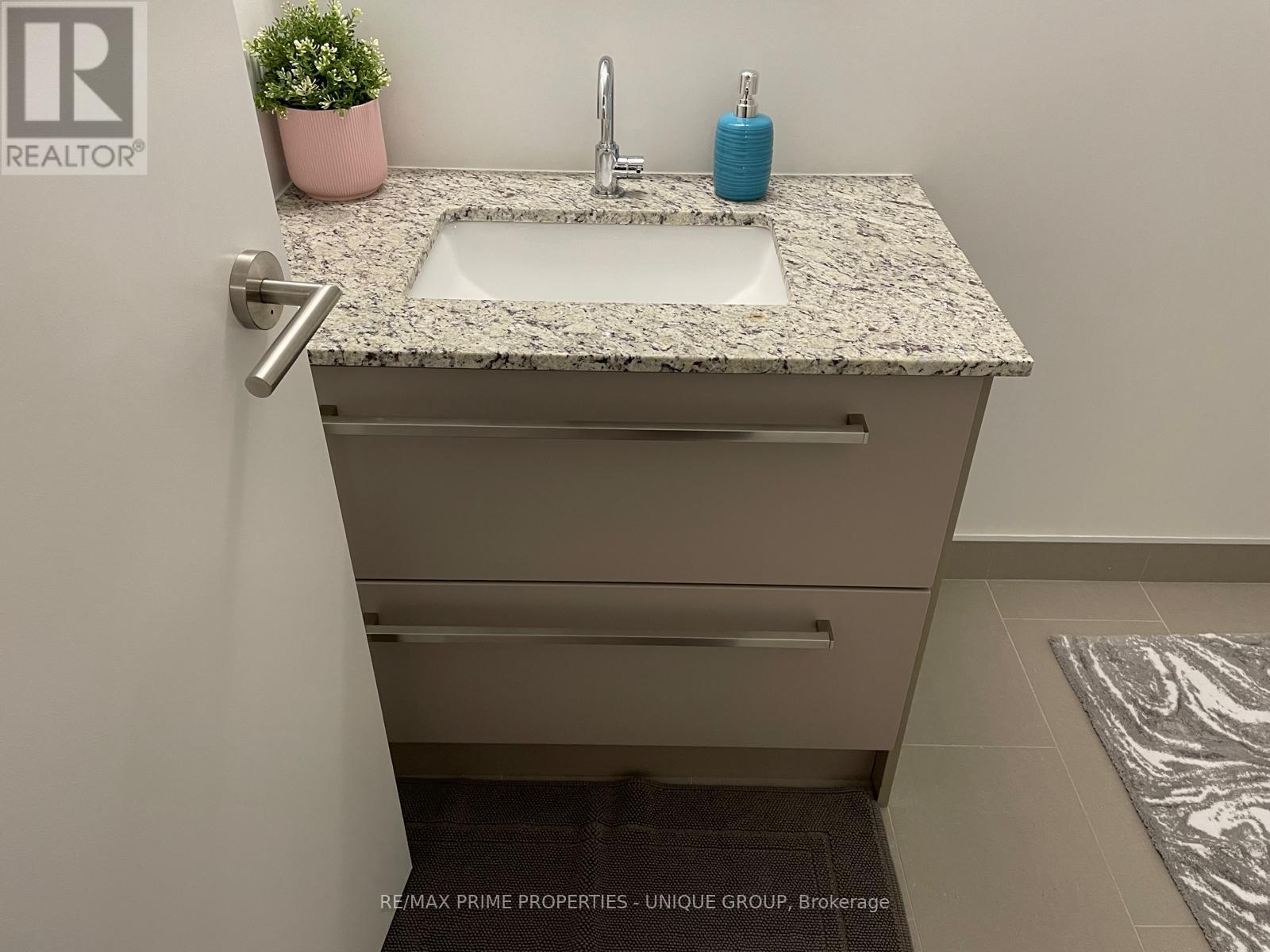 116 Varna Drive, Toronto, Ontario  M6H 0C8 - Photo 5 - C12987652