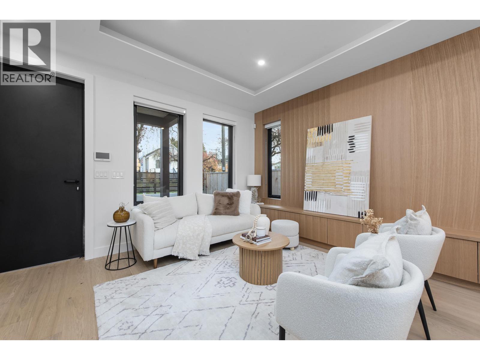 2 4885 MOSS STREET, Vancouver, British Columbia