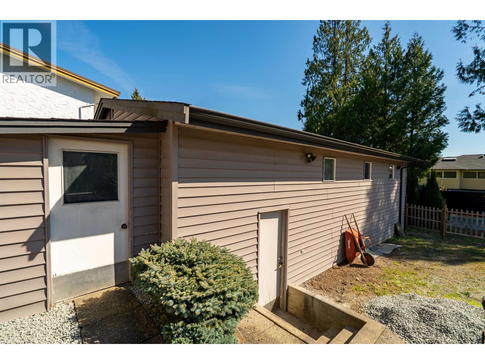 1056 Dansey Avenue, Coquitlam, British Columbia  V3K 3H3 - Photo 27 - R3110399
