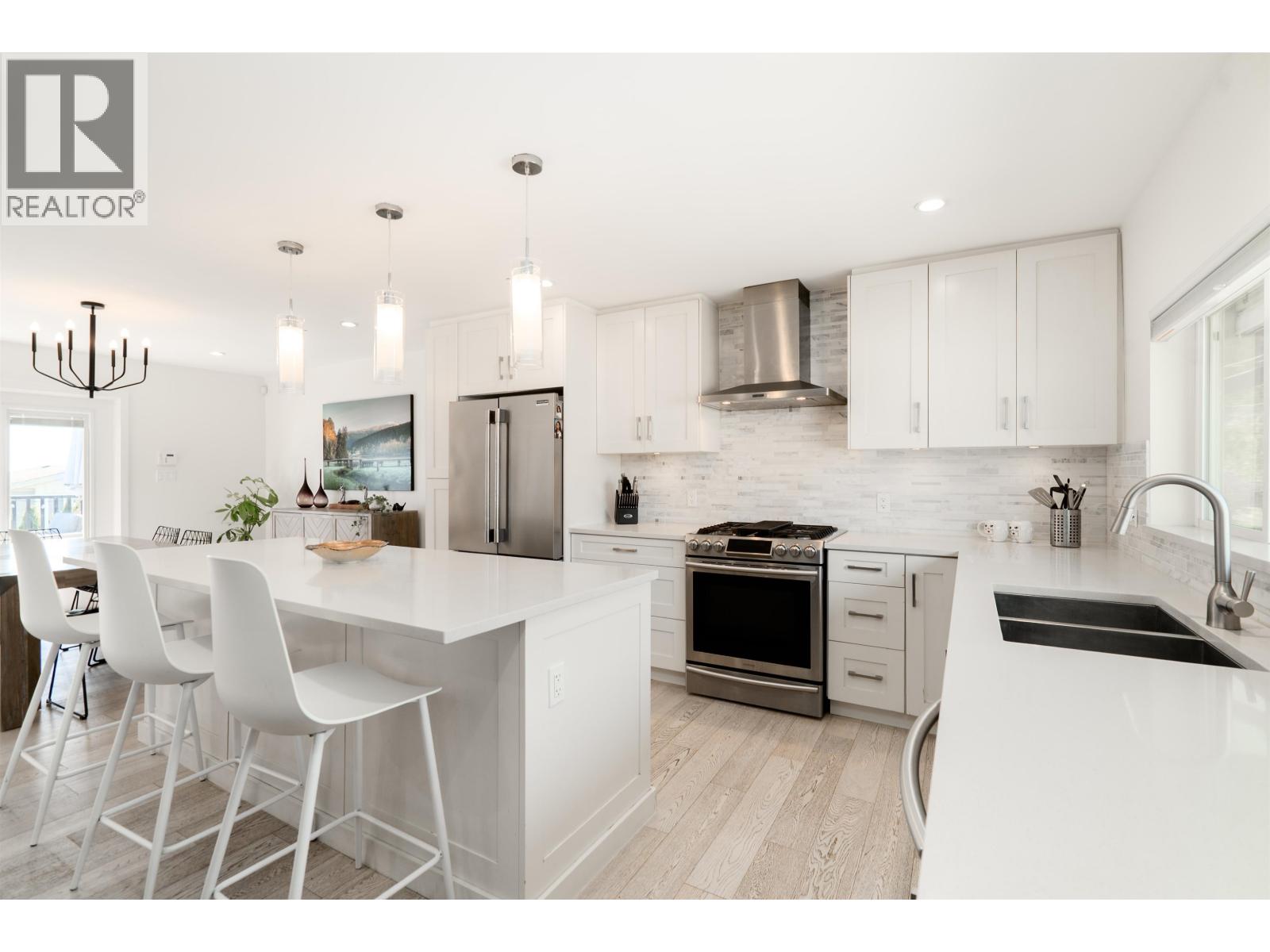 1056 Dansey Avenue, Coquitlam, British Columbia  V3K 3H3 - Photo 8 - R3110399