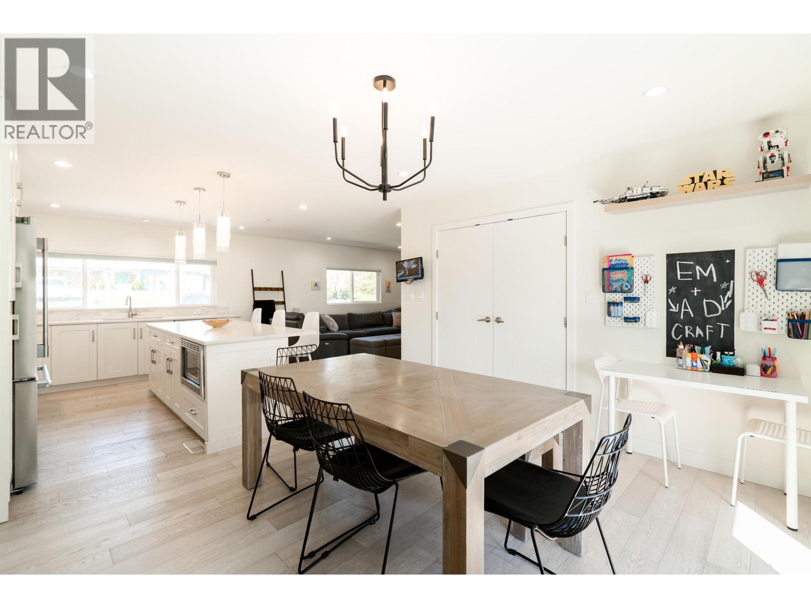 1056 Dansey Avenue, Coquitlam, British Columbia  V3K 3H3 - Photo 12 - R3110399