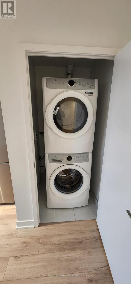 1008 - 1660 Bloor Street W, Toronto, Ontario  M6P 1A8 - Photo 8 - W12991960