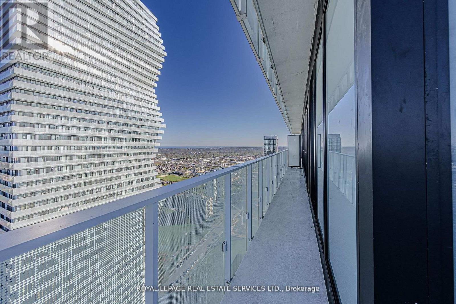 4203 - 3900 Confederation Parkway, Mississauga, Ontario  L5B 0M3 - Photo 15 - W12991988