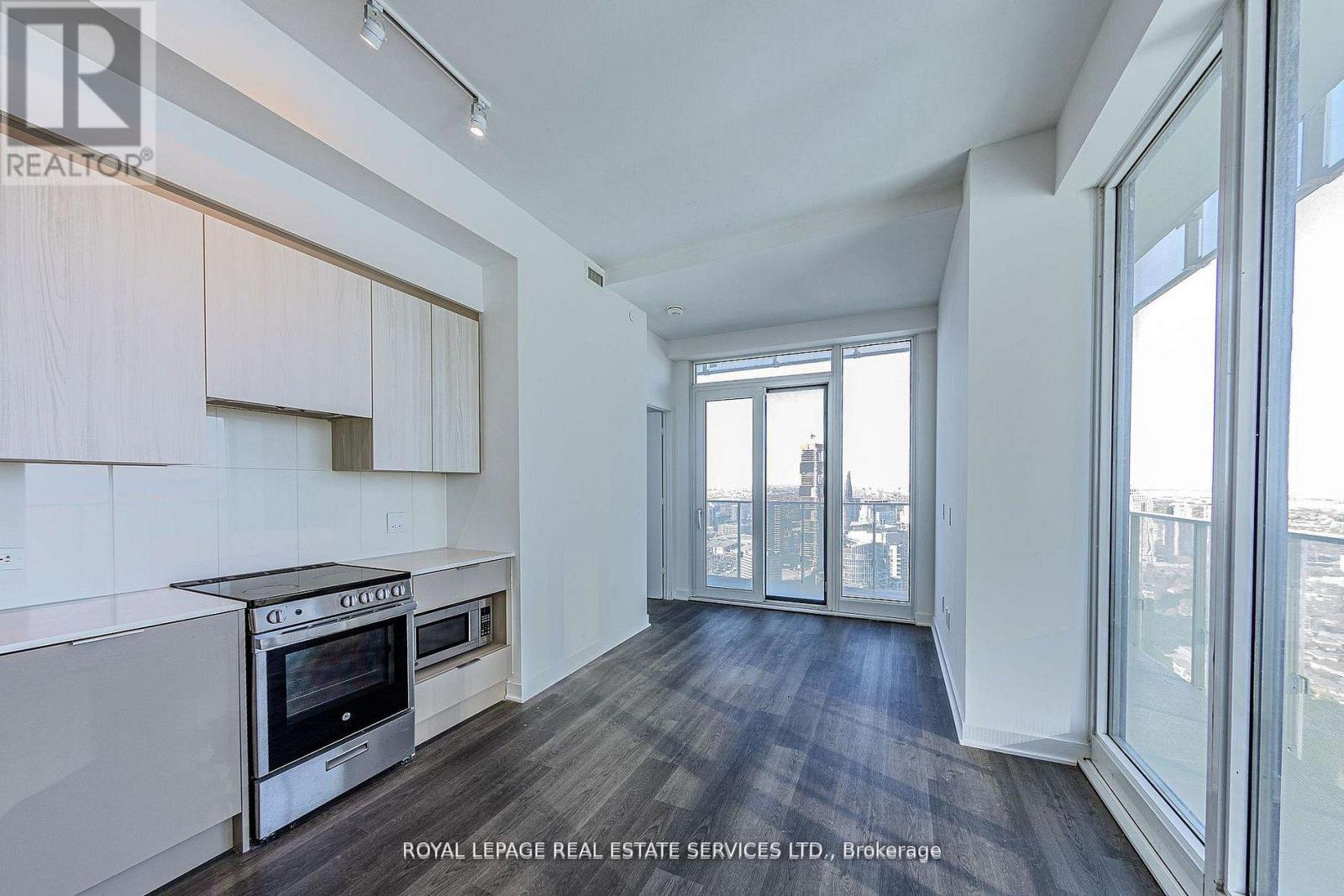 4203 - 3900 Confederation Parkway, Mississauga, Ontario  L5B 0M3 - Photo 21 - W12991988