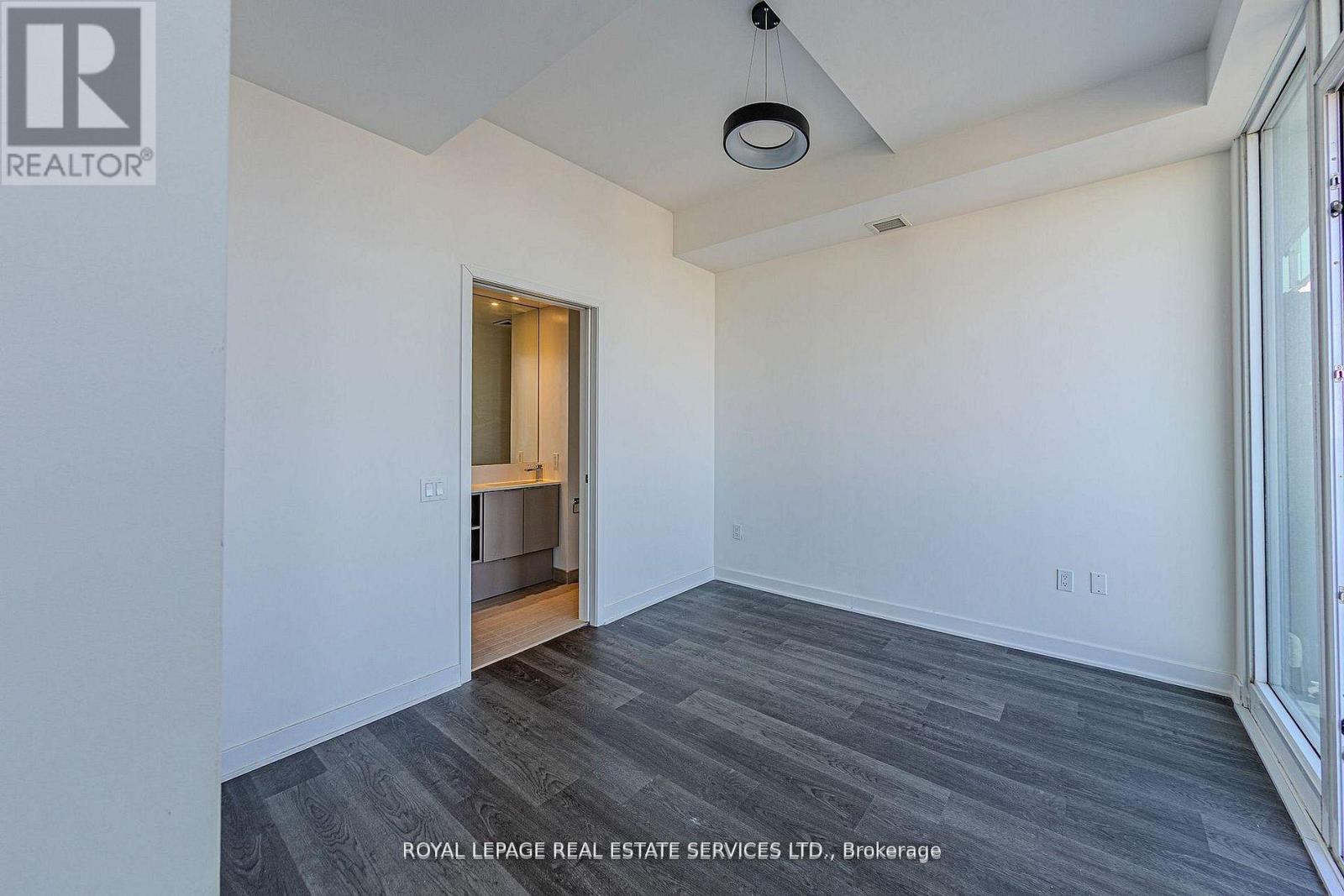 4203 - 3900 Confederation Parkway, Mississauga, Ontario  L5B 0M3 - Photo 31 - W12991988