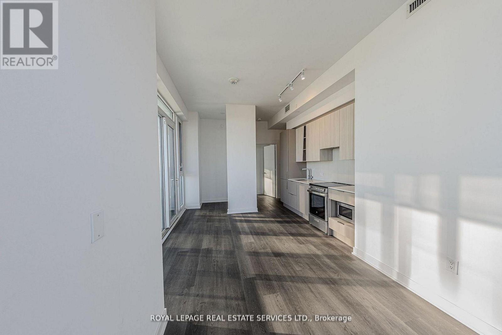 4203 - 3900 Confederation Parkway, Mississauga, Ontario  L5B 0M3 - Photo 32 - W12991988