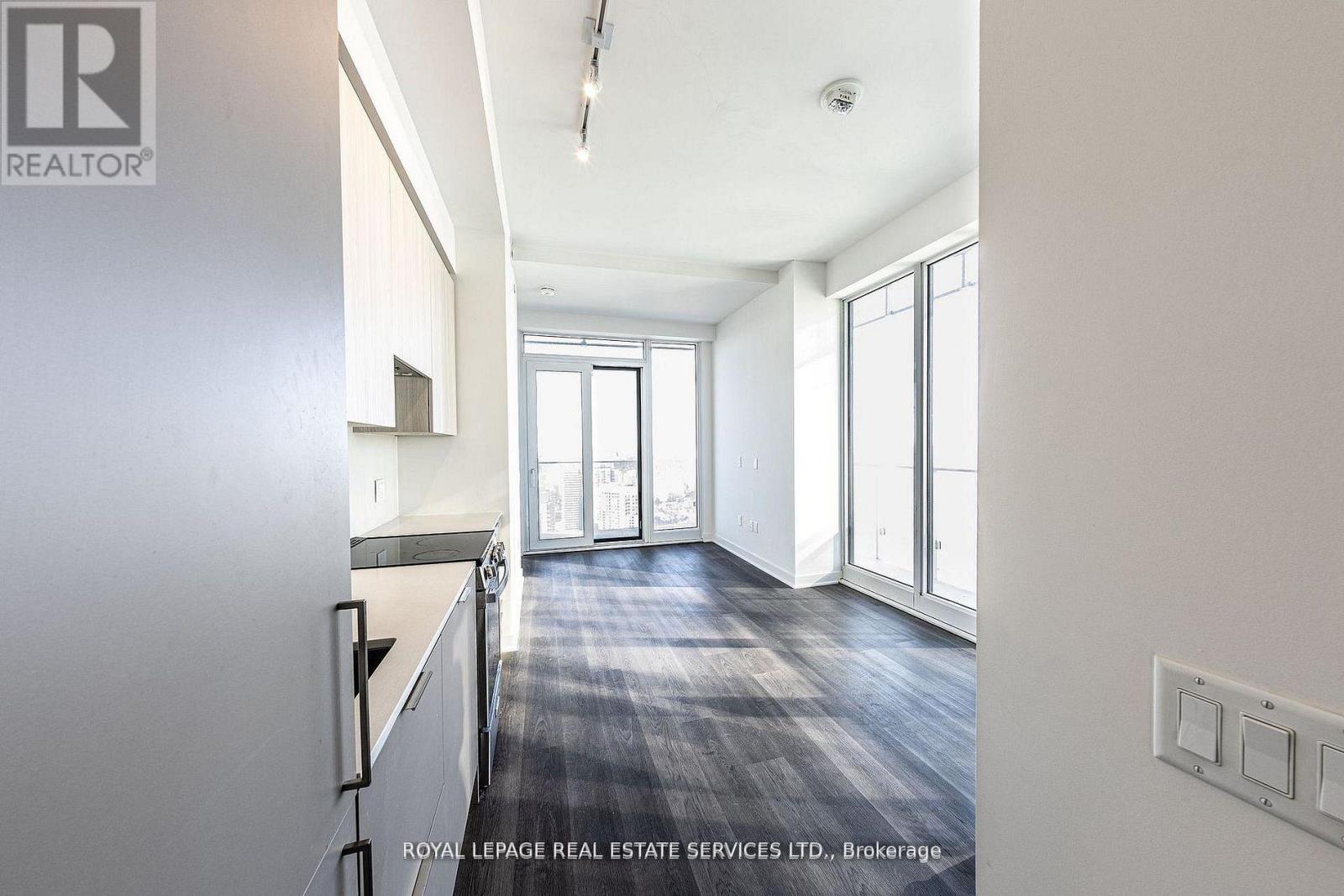 4203 - 3900 Confederation Parkway, Mississauga, Ontario  L5B 0M3 - Photo 36 - W12991988