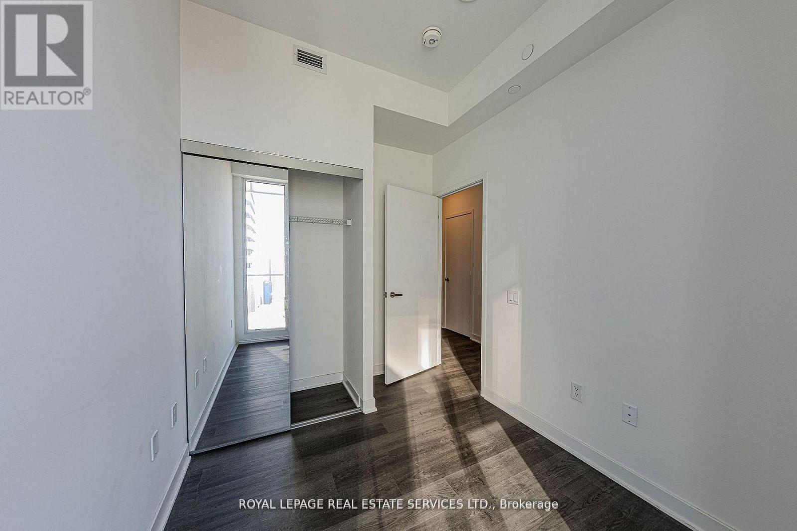 4203 - 3900 Confederation Parkway, Mississauga, Ontario  L5B 0M3 - Photo 37 - W12991988