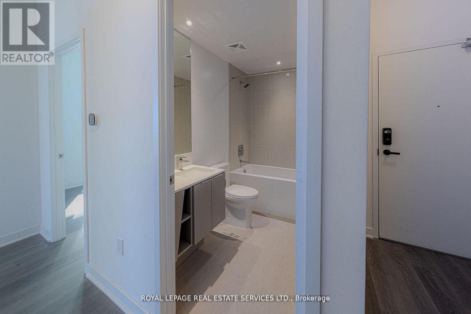 4203 - 3900 Confederation Parkway, Mississauga, Ontario  L5B 0M3 - Photo 41 - W12991988