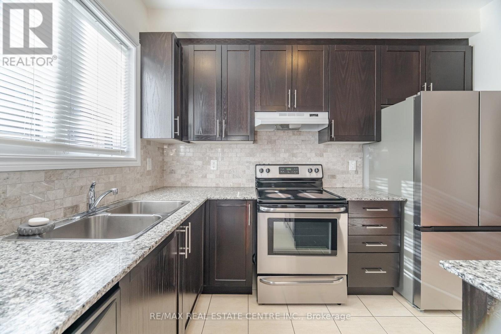 11 Yately Street, Brampton, Ontario  L7A 4R9 - Photo 11 - W12991990