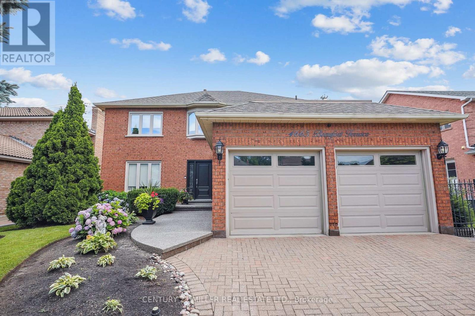 4665 Beaufort Terrace, Mississauga, Ontario  L5M 3J1 - Photo 2 - W12992002