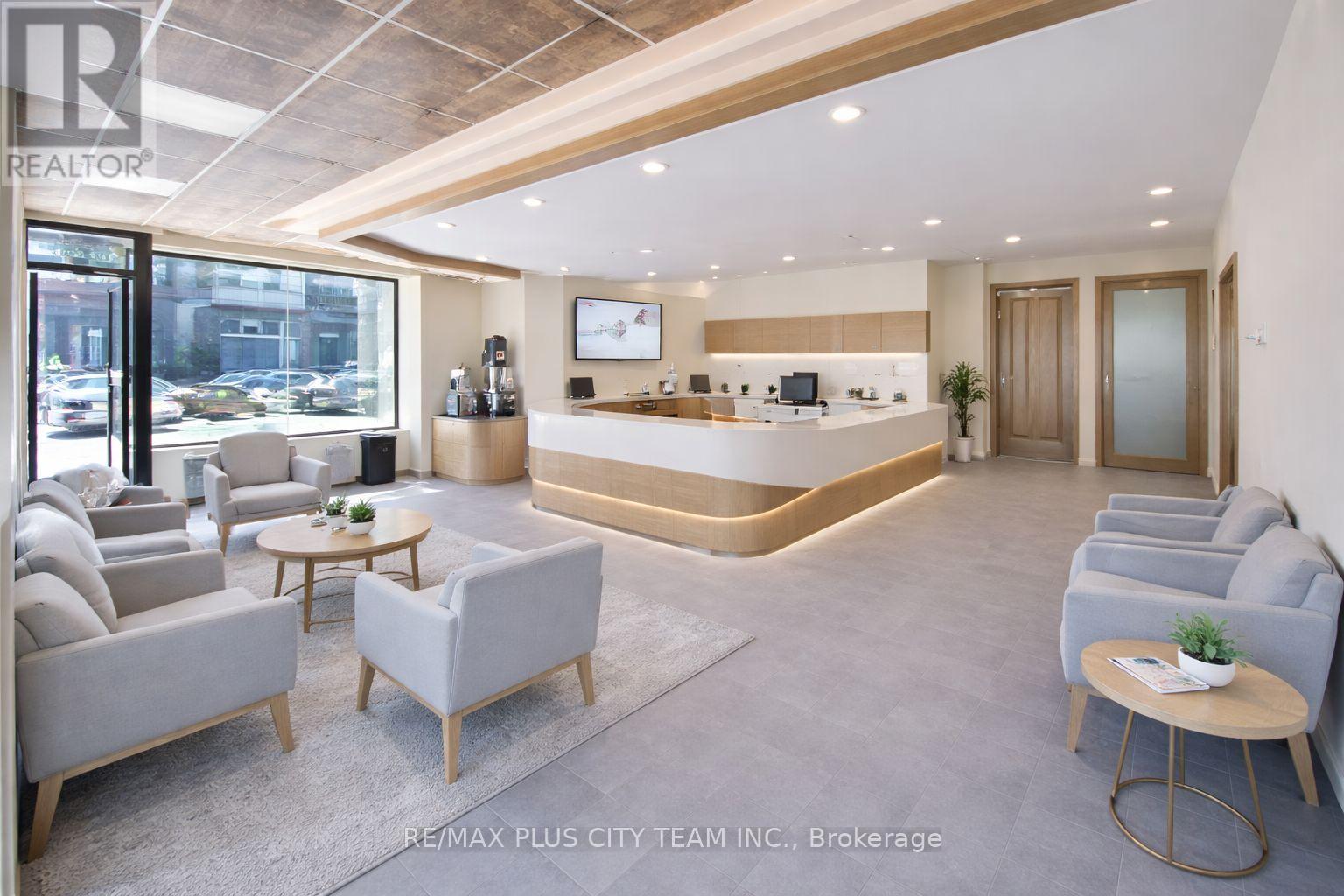 2182 DUNDAS STREET, Toronto, Ontario