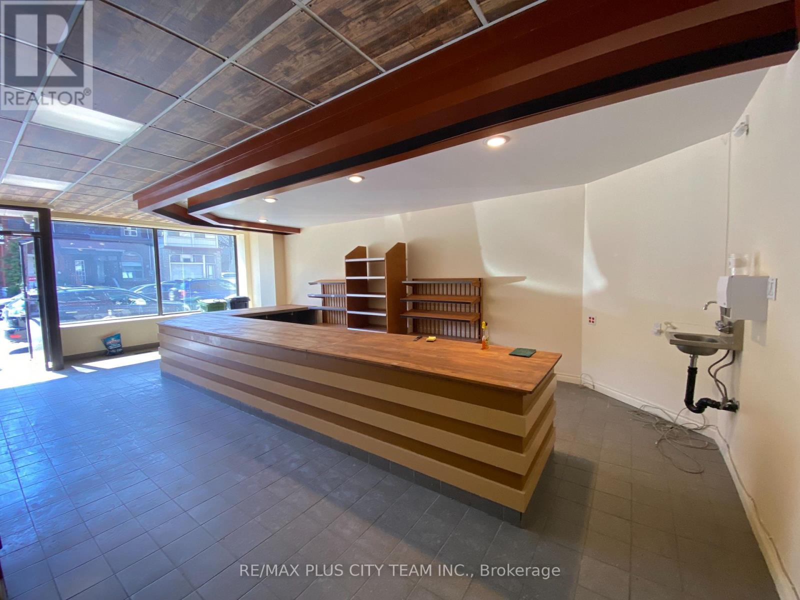 2182 Dundas Street, Toronto, Ontario  M6R 1X3 - Photo 5 - W12992042