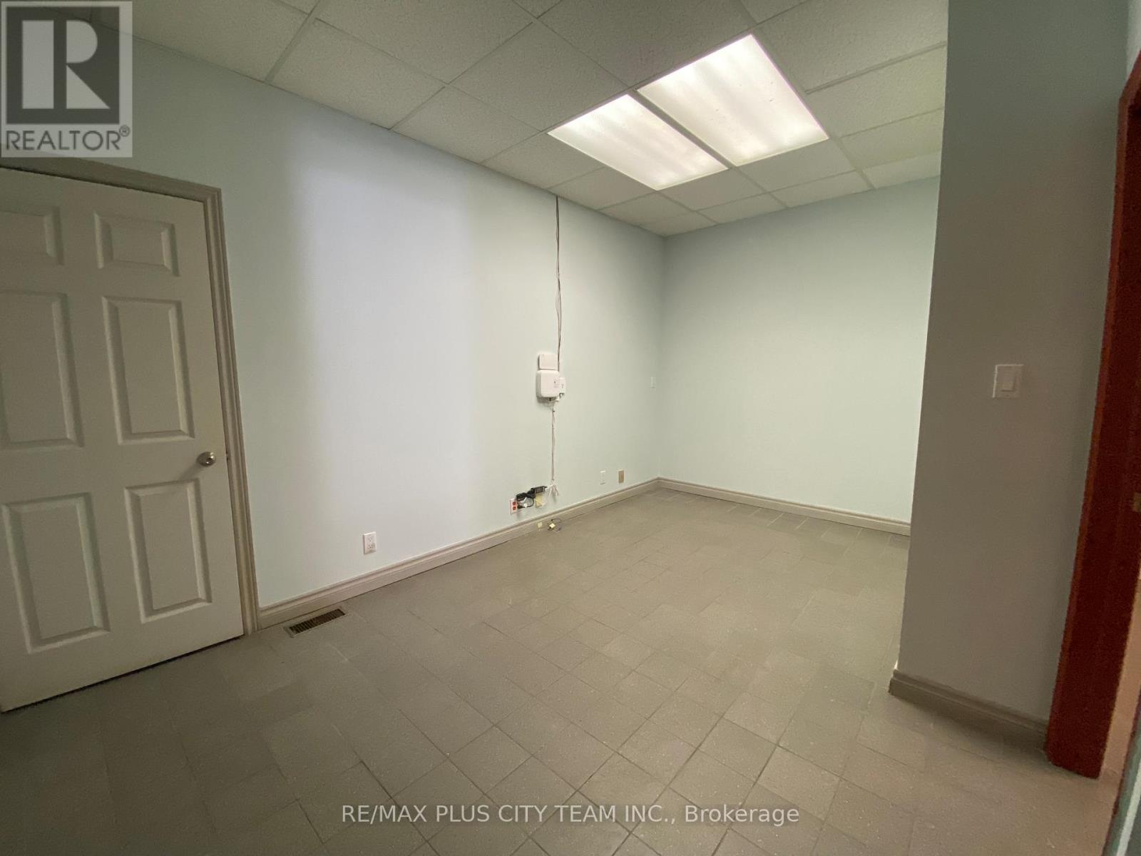 2182 Dundas Street, Toronto, Ontario  M6R 1X3 - Photo 7 - W12992042