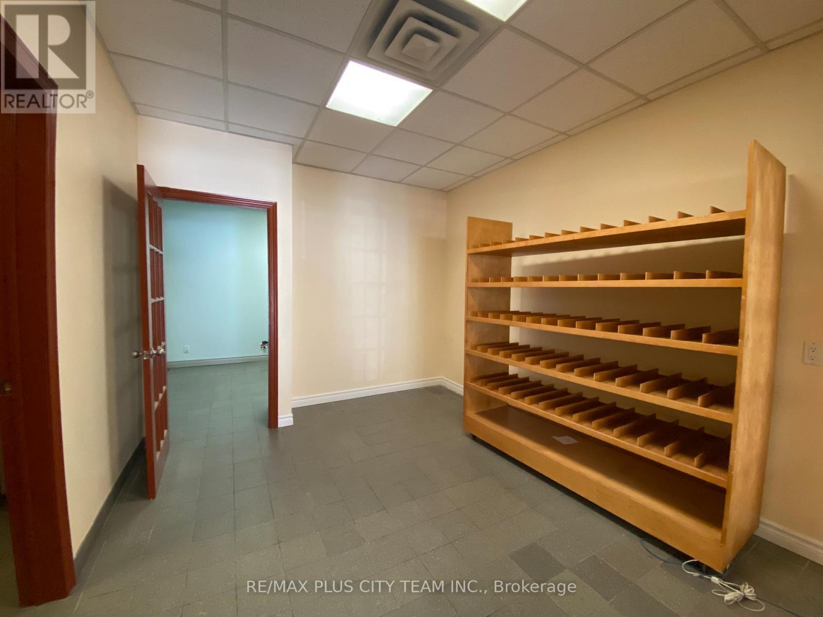 2182 Dundas Street, Toronto, Ontario  M6R 1X3 - Photo 8 - W12992042