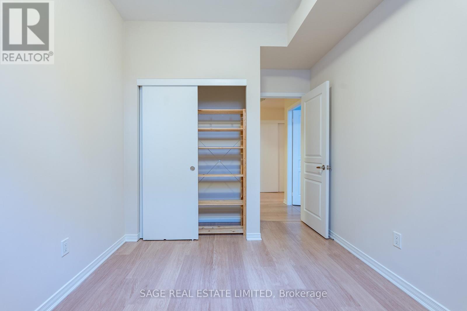 202 - 1150 Briar Hill Avenue, Toronto, Ontario  M6B 0A9 - Photo 14 - W12992050