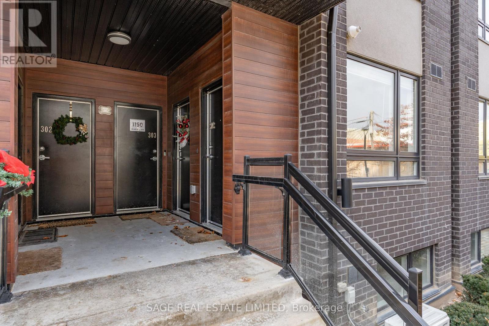 202 - 1150 Briar Hill Avenue, Toronto, Ontario  M6B 0A9 - Photo 4 - W12992050