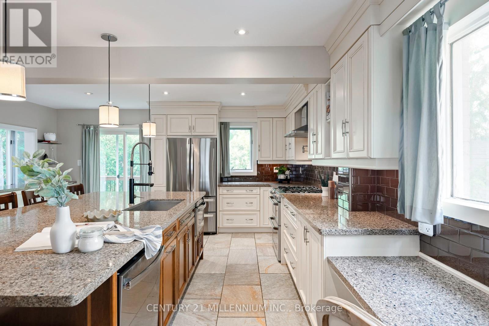 174 Lisa Marie Drive, Orangeville, Ontario  L9W 4P7 - Photo 9 - W12992078