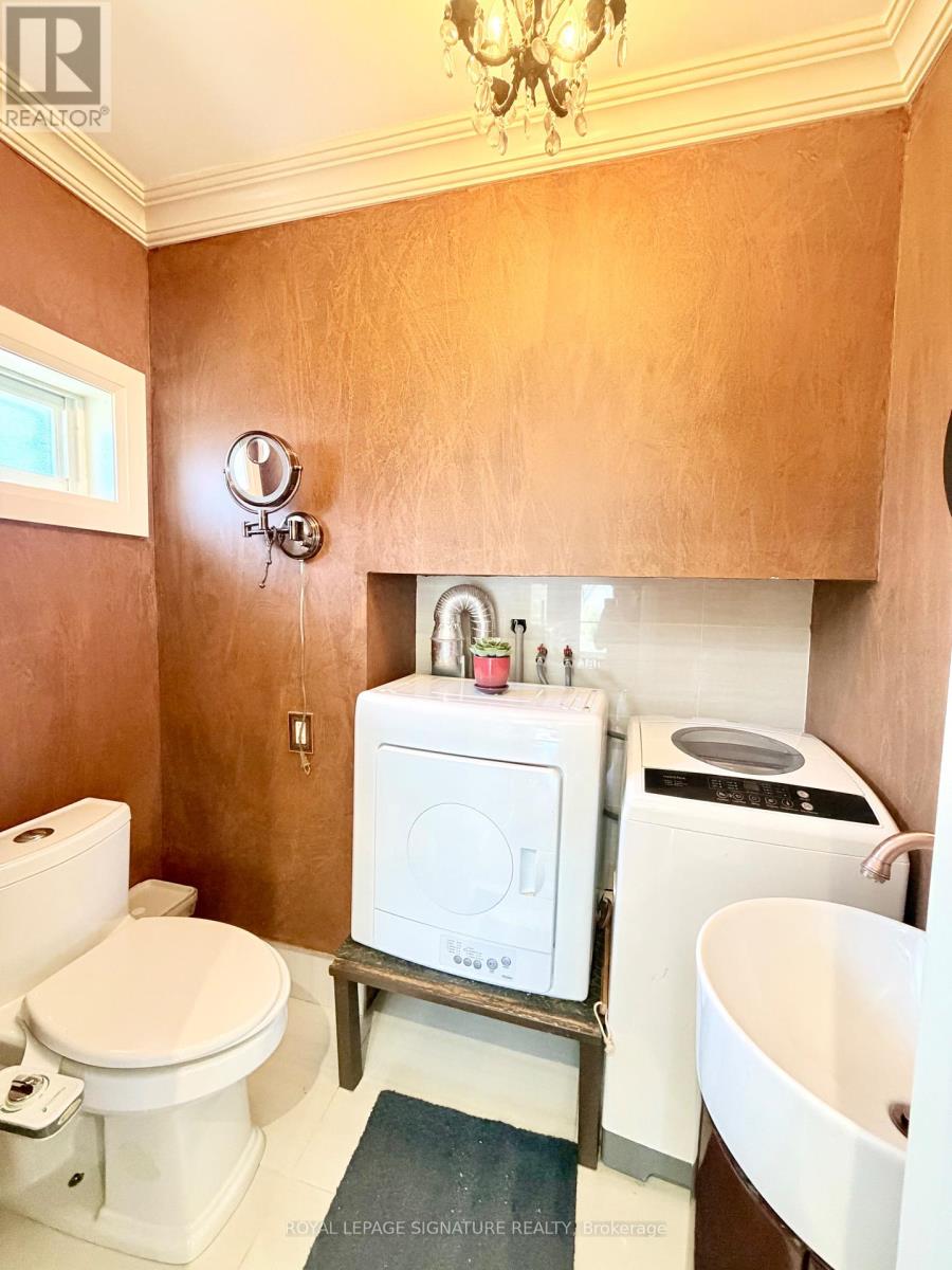 2263 Harcourt Crescent, Mississauga, Ontario  L4Y 1W3 - Photo 13 - W12990034