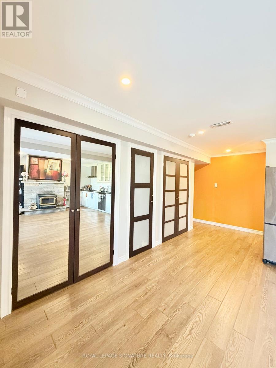 2263 Harcourt Crescent, Mississauga, Ontario  L4Y 1W3 - Photo 27 - W12990034