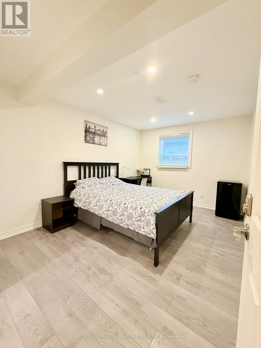 2263 Harcourt Crescent, Mississauga, Ontario  L4Y 1W3 - Photo 29 - W12990034