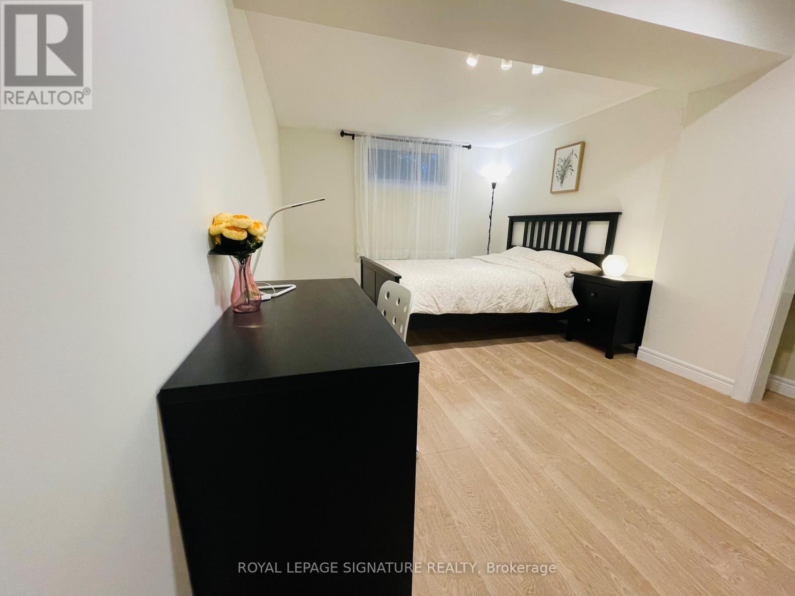 2263 Harcourt Crescent, Mississauga, Ontario  L4Y 1W3 - Photo 40 - W12990034