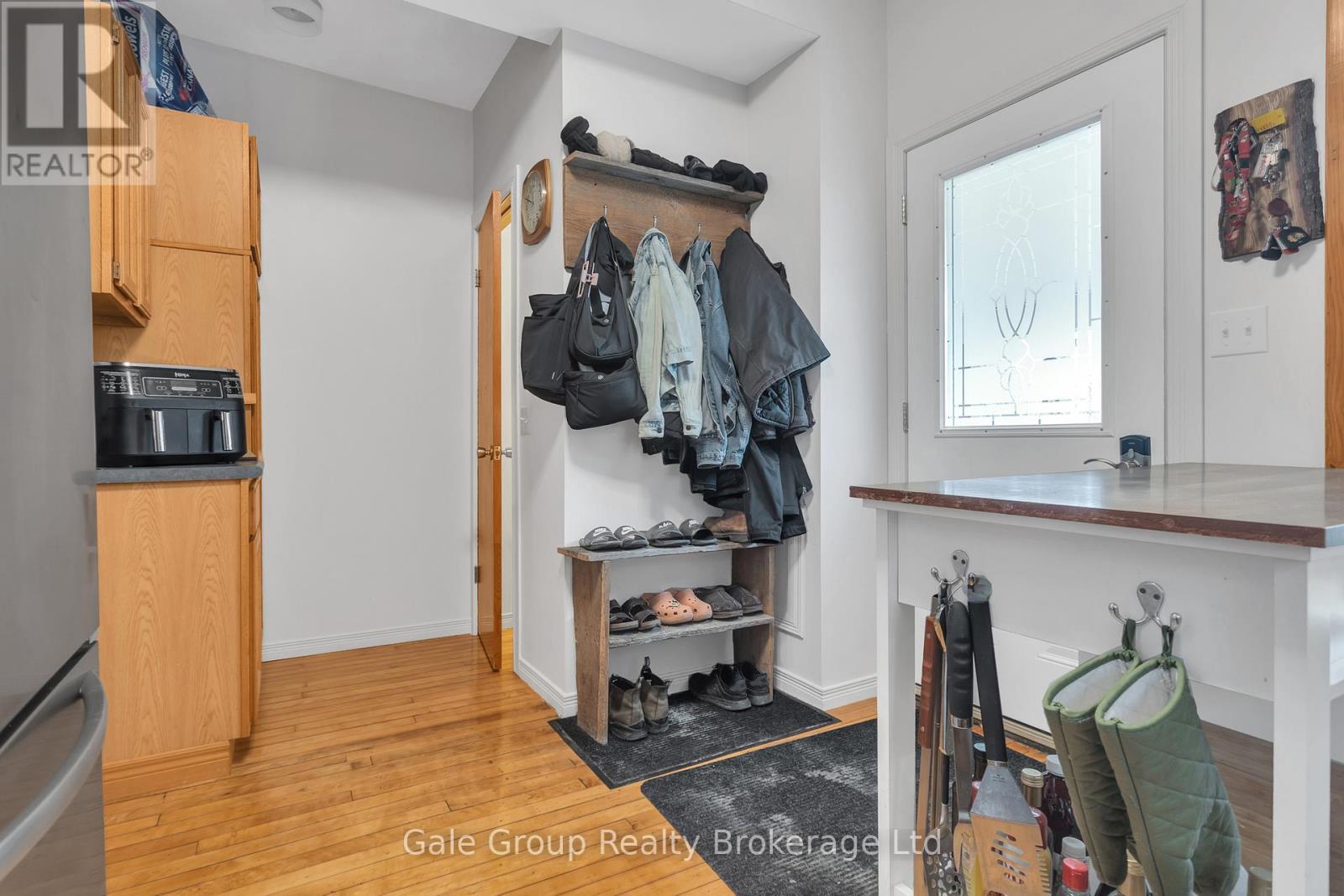 12 Oxford Street E, Blandford-Blenheim, Ontario  N0J 1G0 - Photo 14 - X12992226