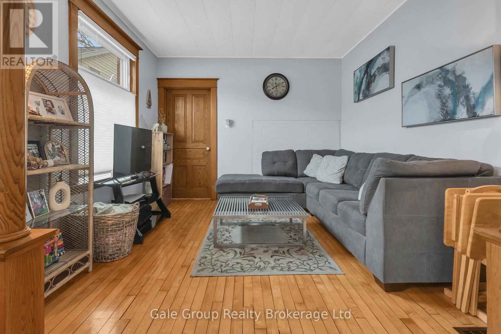 12 Oxford Street E, Blandford-Blenheim, Ontario  N0J 1G0 - Photo 8 - X12992226