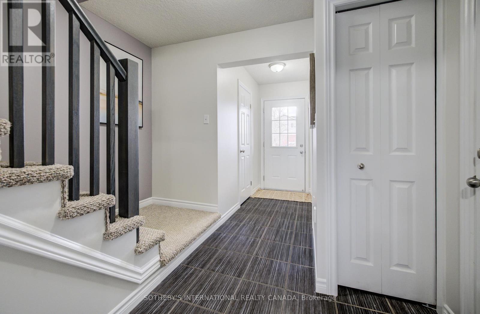 358 Maverick Street, Waterloo, Ontario  N2K 4N9 - Photo 2 - X12991970