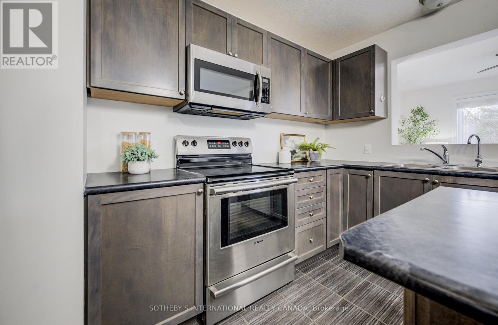 358 Maverick Street, Waterloo, Ontario  N2K 4N9 - Photo 20 - X12991970