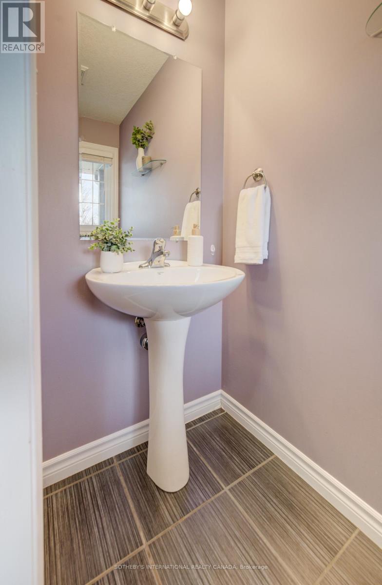 358 Maverick Street, Waterloo, Ontario  N2K 4N9 - Photo 32 - X12991970