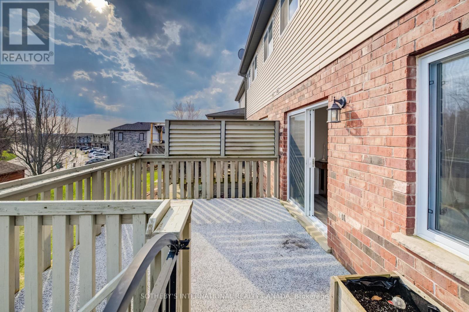 358 Maverick Street, Waterloo, Ontario  N2K 4N9 - Photo 38 - X12991970