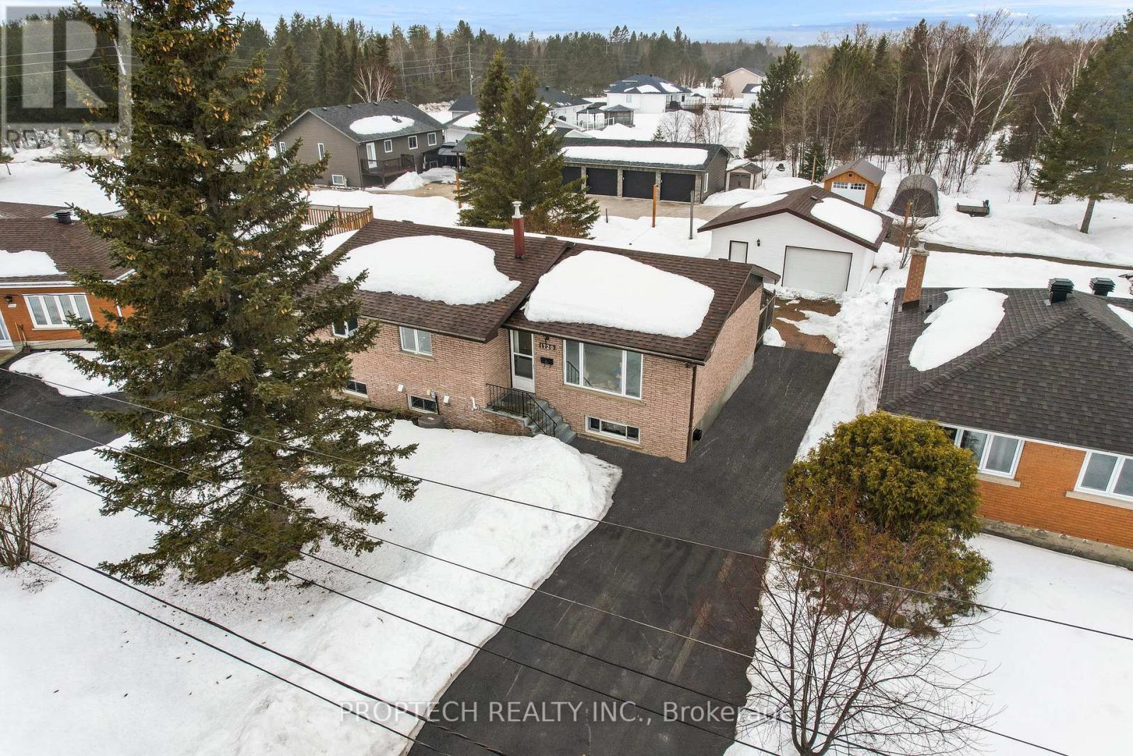 1729 Charles Court, Greater Sudbury, Ontario  P3N 1H3 - Photo 2 - X12992014