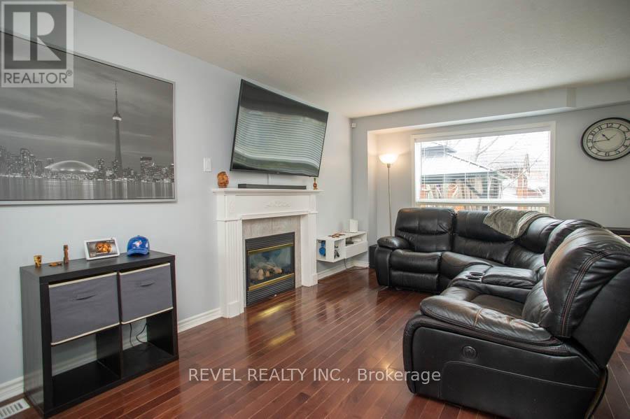 47 Stowe Terrace, Brantford, Ontario  N3T 6P2 - Photo 8 - X12992052