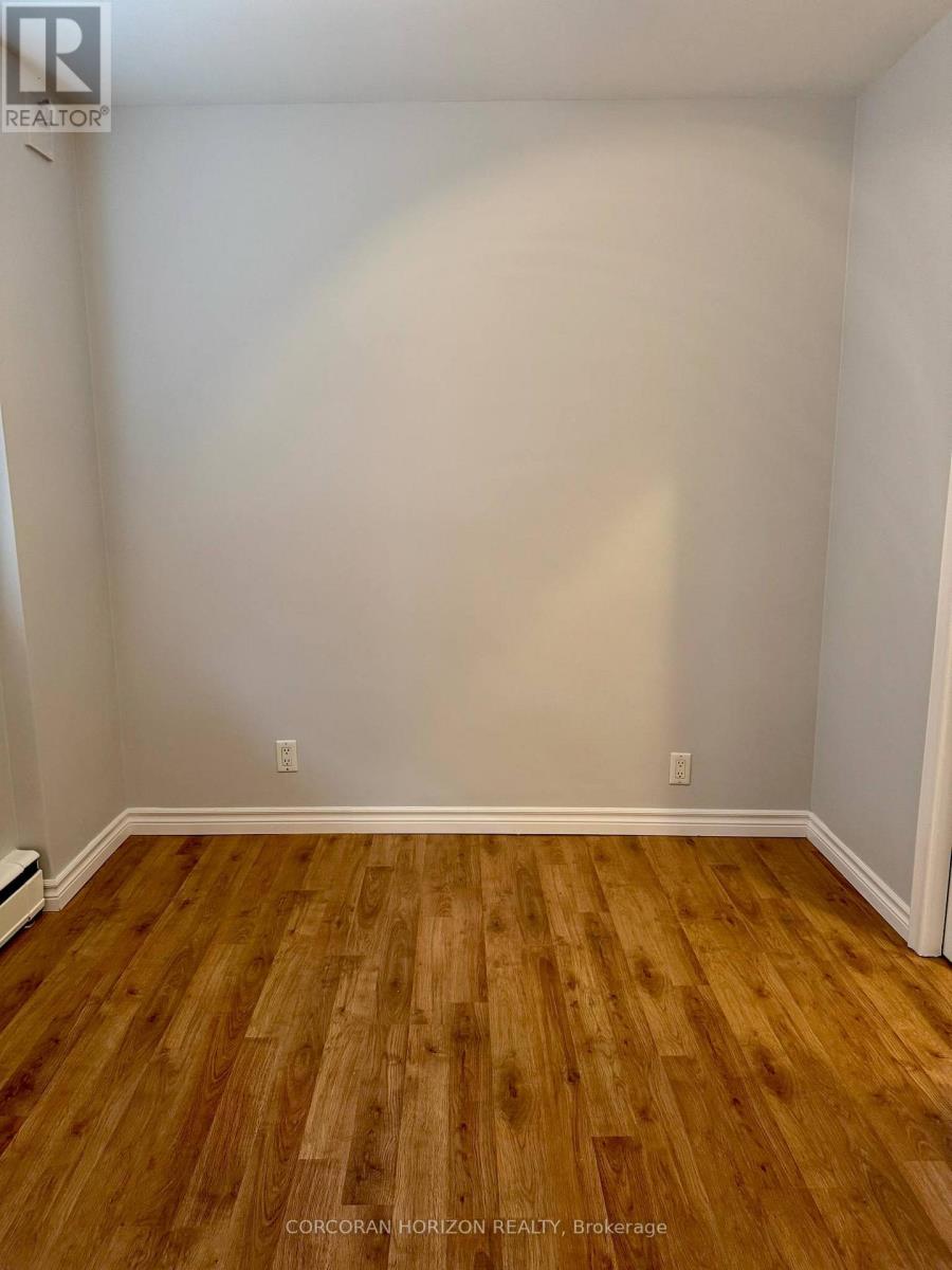 52 Walter Street, Kitchener, Ontario  N2G 1S1 - Photo 8 - X12992068