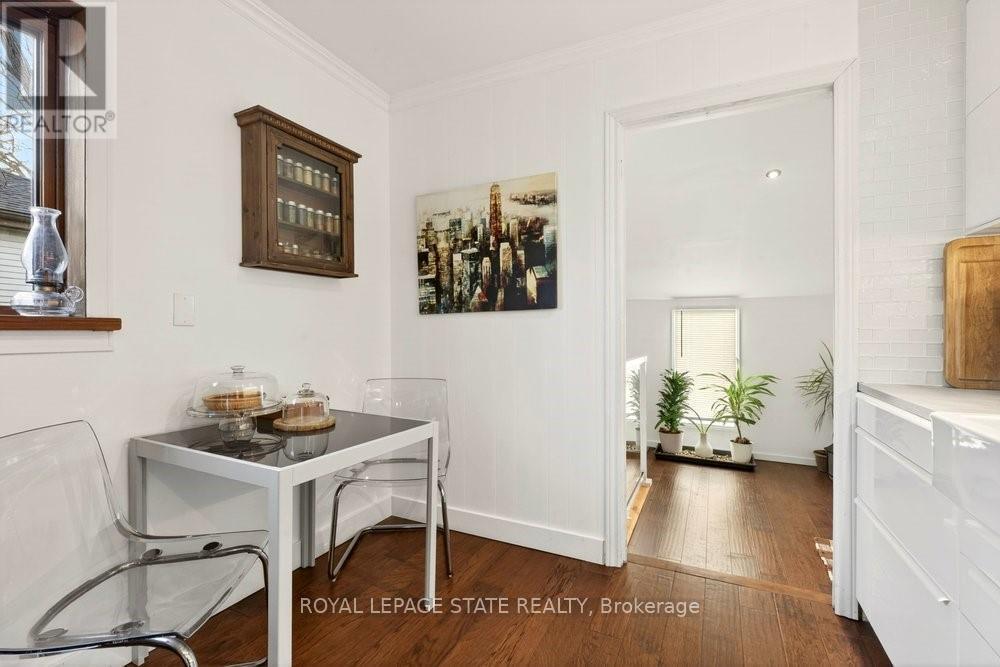 9 Morton Avenue, Hamilton, Ontario  L9H 2P4 - Photo 11 - X12992082