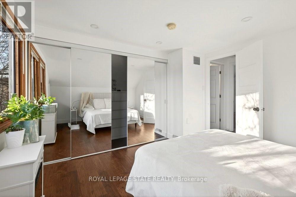 9 Morton Avenue, Hamilton, Ontario  L9H 2P4 - Photo 24 - X12992082