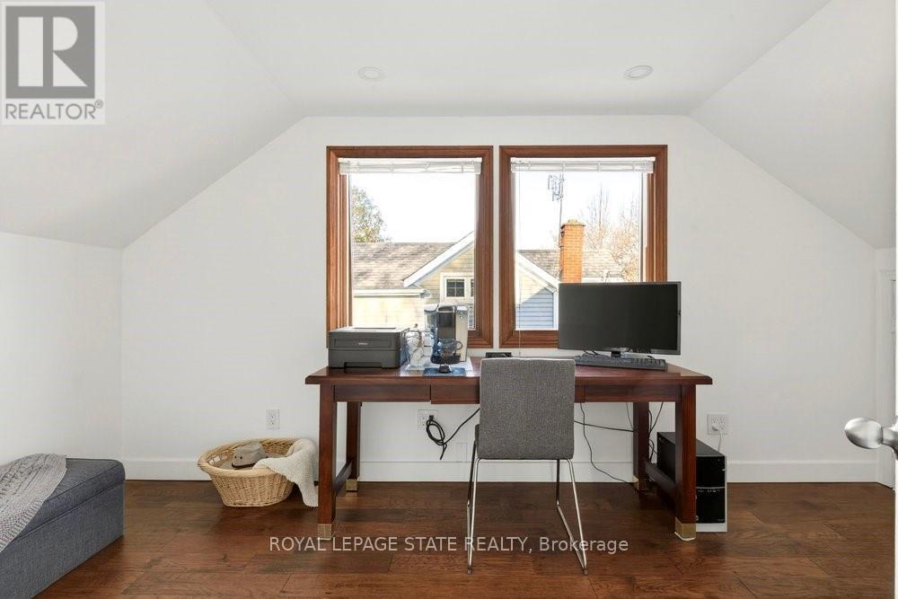 9 Morton Avenue, Hamilton, Ontario  L9H 2P4 - Photo 25 - X12992082