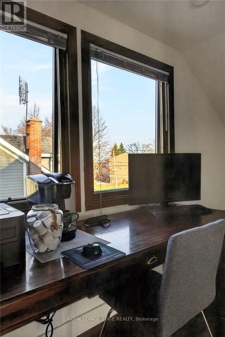 9 Morton Avenue, Hamilton, Ontario  L9H 2P4 - Photo 26 - X12992082