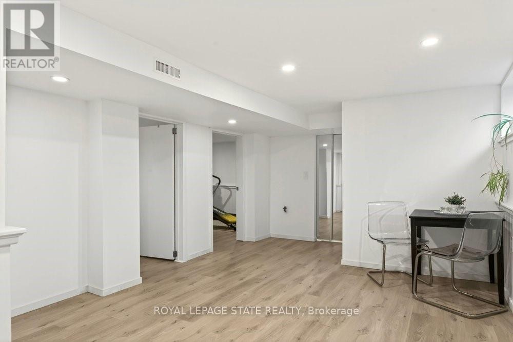 9 Morton Avenue, Hamilton, Ontario  L9H 2P4 - Photo 33 - X12992082