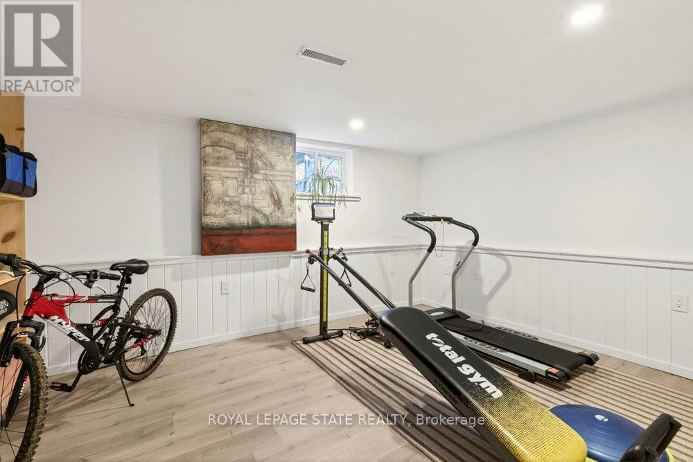 9 Morton Avenue, Hamilton, Ontario  L9H 2P4 - Photo 37 - X12992082