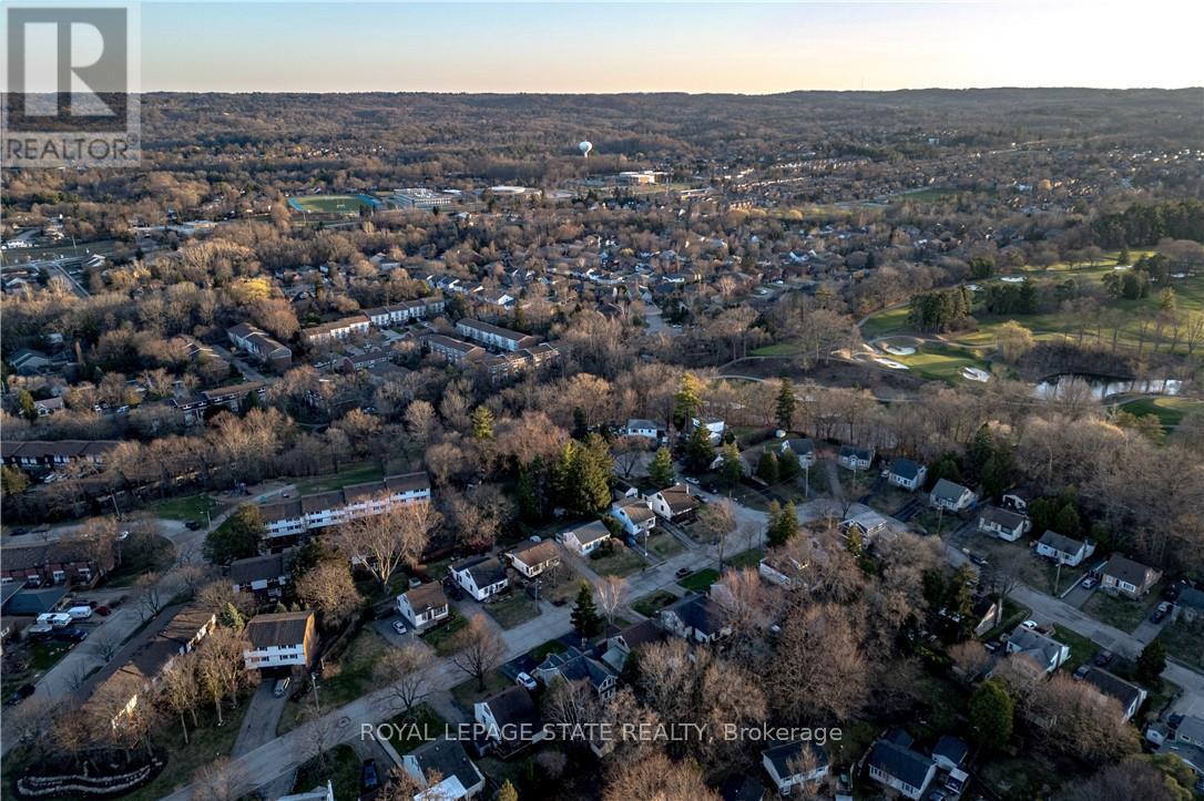 9 Morton Avenue, Hamilton, Ontario  L9H 2P4 - Photo 49 - X12992082