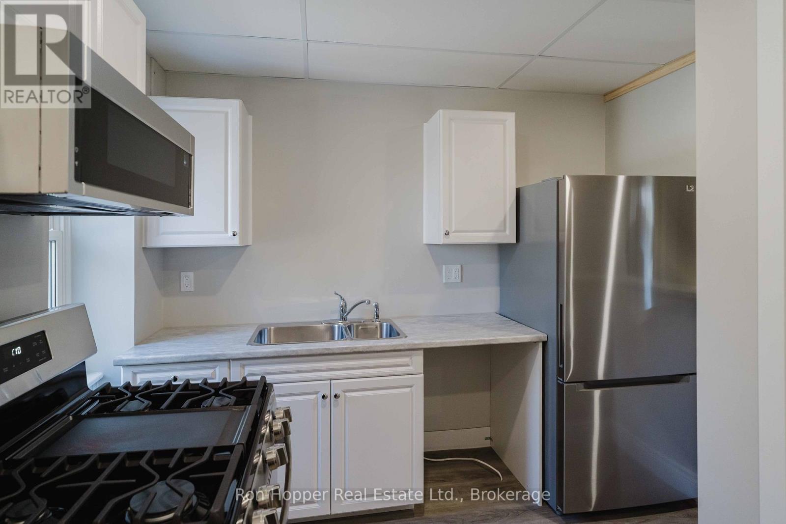 682 7th St A East Street, Owen Sound, Ontario N4K 1K5 - Photo 11 - X12992270